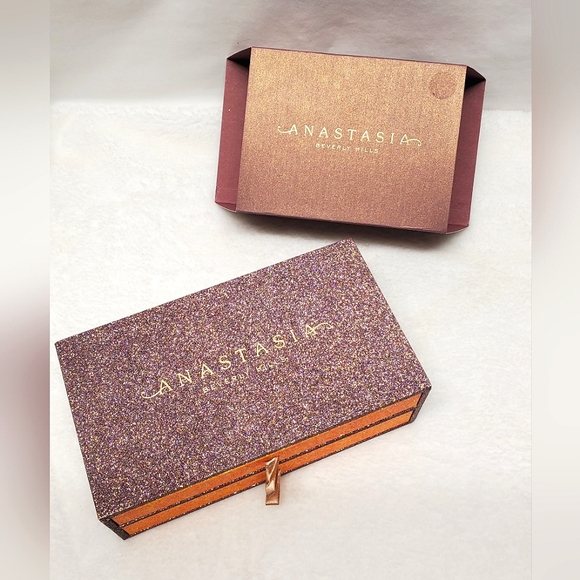 New Anastasia limited-edition set - Picture 3 of 4